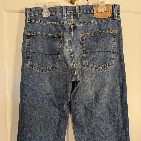 Levi's Signature Loose Fit Cropped Jeans - Picture 2 of 4